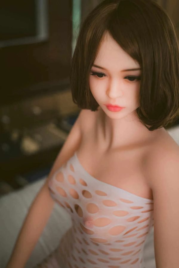 poupée asiatique 140 cm réaliste 2
